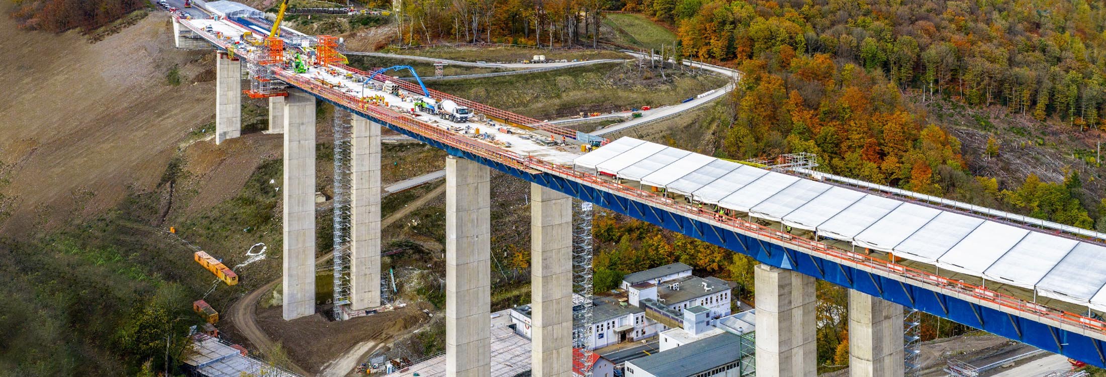 Header A45, Talbrücke Rahmede 1 2200x750